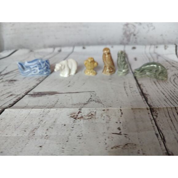 Lot of 6 Wade England Red Rose Tea Figurines Wolf Polar Bear Hawks Fish Manatee - Picture 1 of 5